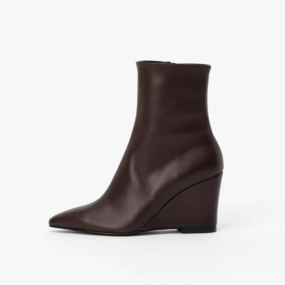 LAGOA - point toe ankle boot