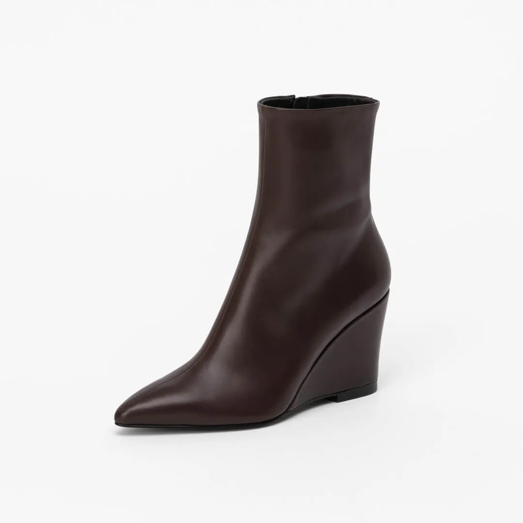 LAGOA - point toe ankle boot