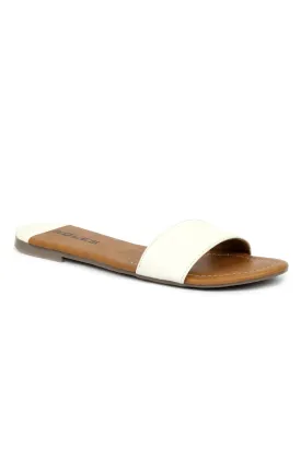 SOLES Crisp White Flat Sandals