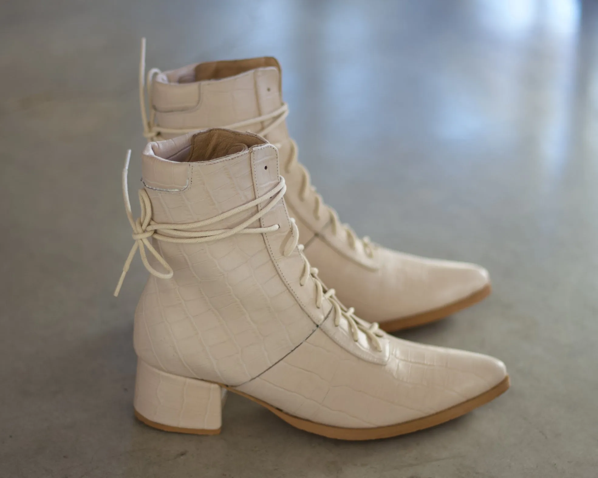 White Quartz - Off white textured boots